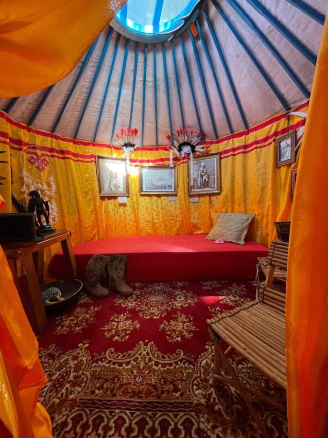 Crazy Lounge Bnb Aigle Eksteriør bilde