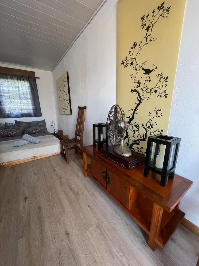 Crazy Lounge Bnb Aigle Eksteriør bilde